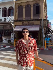 Summer Red Floral Ice Silk Short Sleeve Mens Shirt Island Vacation Style Loose Fit Lightweight Sharp Looking Tourist Wear