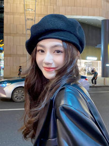 New 2023 Knitted Beret Hat Womens Fashionable Casual Style Spring Autumn Season Popular Roll Edge Painter Cap for Young Ladies