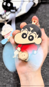 Gantungan Kunci Kipas tangan Crayon Shin-chan /Kipas Genggam Portabel mini/Akrilik Liontin Aksesori Gantungan Kunci Yang Dapat Diputar Siswa Kartun Tas Sekolah Ornamen Hadiah