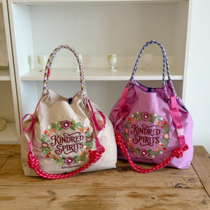 New Womens Embroidered Bag Large Capacity Shoulder Bag Fashionable Floral Series Womens Bag Commuter Bag