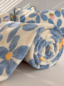 Warm Coral Fleece Blanket Milk Velvet Flannel Office Sofa Cover Blanket Autumn Winter Polyester Fiber Versatile Warmth