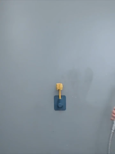 ที่แขวนฝักบัว ตัวยึดฝักบัว สามารถปรับระดับได้ 360 องศา แบบติดผนัง มีกาวในตัว พร้อมจัดส่ง