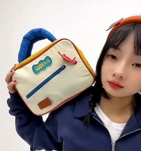 กระเป๋าเครื่องสำอางสีตัดกัน กระเป๋าเครื่องสำอางแบบมีหูหิ้วจุได้มาก จุได้เยอะ สไตล์เกาหลี กระเป๋าเครื่องสำอางแบบพกพา กระเป๋าใส่ของใช้ในห้องน้ำสำหรับเดินทางกลางแจ้ง