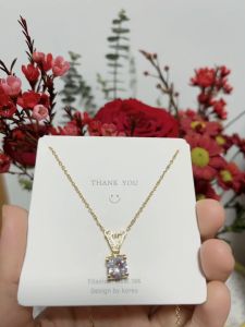good 999 Korean fashion design 18K gold titanium steel Letter V Zircon Necklace  N7091