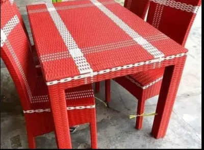 Ready stok COD Meja makan 4 kursi rotan sintetis + kaca