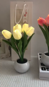 โคมไฟกลางคืนรูปดอกทิวลิป LED โคมไฟตั้งโต๊ะจำลองช่อดอกไม้ โคมไฟตกแต่งบรรยากาศข้างเตียงนอน โคมไฟตั้งโต๊ะลายสาวอินส์