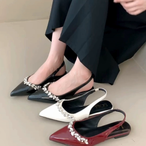 LOEI Qiara Crystal Slingback Flat - Model Pointed Toe Glossy dengan Hiasan Kristal 8414