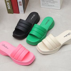 QJshop รองเท้าแฟชั่นเกาหลี รองเท้าเตะแบบสวม พื้นยางนิ่มสบายมีกันลื่น เสริมส้นมาให้สำหรับผู้หญิง 4 สี เรื่องดีไซน์ มันเริ่ดมากแม่💎