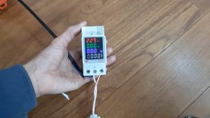 Đồng hồ đo công suất điện LW 100A 220V có nút RESET độ chính xác cao màn hình hiển thị LCD P U I Kwh bộ công tơ điện tử