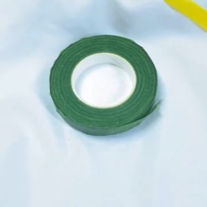 Băng keo sáp kích thước 8CM quấn cành hoa thân hoa làm đồ thủ công hoa giả vô cùng tiện lợi.