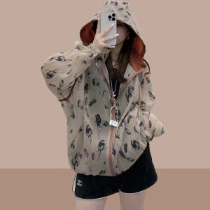 เสื้อคลุมกันแดดผ้าไหมน้ำแข็งบางระบายอากาศสำหรับผู้หญิงในช่วงฤดูร้อนปี 2025 เสื้อคลุมกันแดดแบบบางขนาดใหญ่ ปกโปโล แขนยาว ปกติ