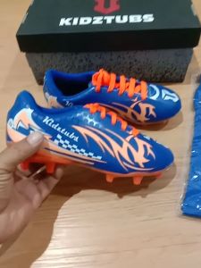 Paket Komplit Sepatu Bola Anak & Kaos Kaki