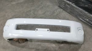 J125S02 FRONT BUMPER TOYOTA HILUX  09YR LOW SPEC  WITH WHITE PAINT