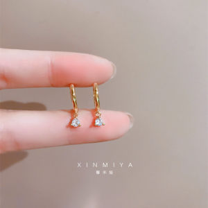 Elegant Small Zircon Ear Cuffs Fashionable Minimalist Design High-End Feelings Earrings Alloy Plated Silver Gold Womens Jewelry
