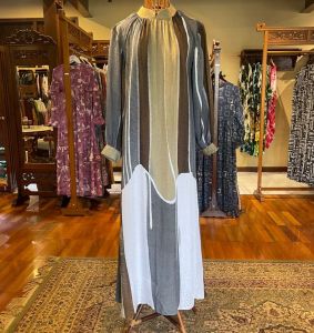 Sandra Dress Viscos by Dian Pelangi LIMITED EDITIO Busana Muslim Maxi Gamis Abaya Kaftan Gaun Outfit Pesta Pernikahan Kondangan Casual Formal Wanita Hijaber Cantik Anggun Modis Modern Elegan Mewah Model Korea Terbaru Motif Batik Abstrak Hand Made Kekinian