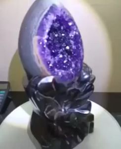 紫晶恐龙蛋包底座840g Amethyst geoge