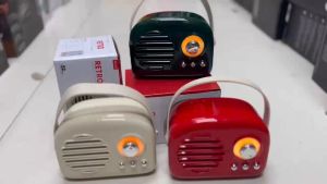 ลำโพงบลูทูธ รุ่น KTS-1682 5W  เพิ่ม-ลดเสียงได้ มีสายหิ้วน่ารัด พกพาง่าย รองรับ USB มีให้เลือกสามสี  ลำโพงวินเทจ ลำโพงพร้อมส่ง