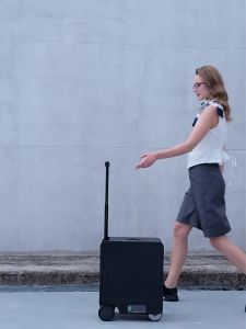 Vali Điện Tử Thông Minh Có Thể Đi Lên Được