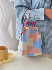 FXSAXUNN 【จัดส่งภายใน 2-3 วัน】การ์ตูนถักกระเป๋าถือแบบพกพาร้านขายของชำความจุขนาดใหญ่ถังน้ำกระเป๋าถือกระเป๋าเดินทางกระเป๋าสี่เหลี่ยมขนาดเล็ก