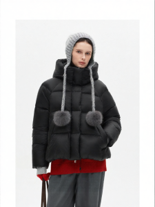 Black Stitched High-necked Hooded 90% White Duck Down Womens Down Jacket