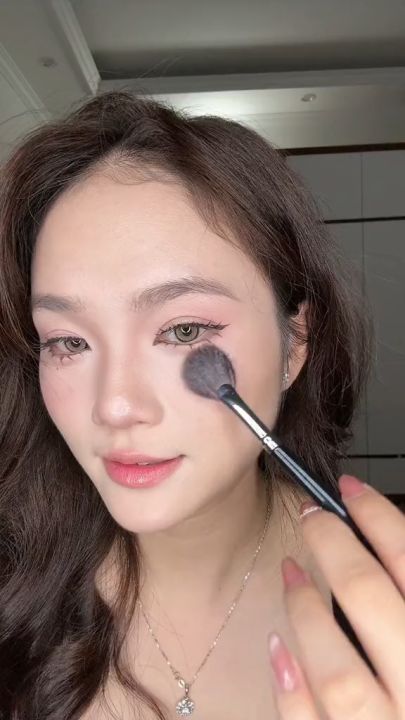 Cọ Đánh Highlight Bắt sáng Dạng Quạt KIYE Lông Tự Nhiên Chuyên Nghiệp Mềm Mại