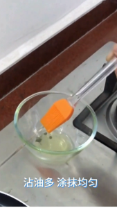 (Green Colour) SG 🇸🇬 Silicone BBQ & Pastry Brush | BPA Free Heat Resistant Butter Marinade Tool 🍖 | Reusable Brush | Multipurpose | Kitchen | Silicone Brush
