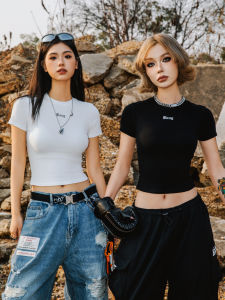 เสื้อยืดแขนสั้นทรงเข้ารูปสไตล์อเมริกันสำหรับผู้หญิง BANG Gothic Font Slim Fit Short Sleeve Light Thin Sensation American T-shirt