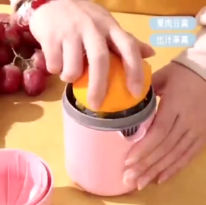 Fresh Hand-Squeezed Juice Say Goodbye to Additives | Portable Mini Juice Squeezer Manual Juicing Cup for Lemons & Oranges Easy to Disassemble and Clean