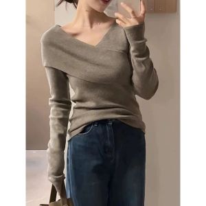 La Chapelle | Elegant Fitted V-neck Top French Style Grey Innerwear