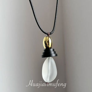 Retro Translucent Irregular Pendant Necklace Long Sweater Chain Accessory for Women Elegant Old Money Style Fashion Jewelry