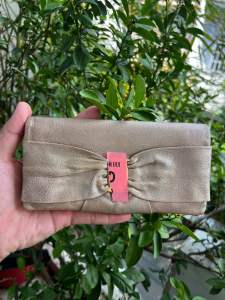 Ví 2hand dài nữ gấp hai da thật san aut của Ý có code rất đẹp -T117