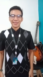 R33 - Rompi Rajut Pria & Wanita | Warna Hitam Motif Kotak Garis Abu Putih | Vest Bahan Premium 100%