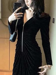 QFN | Đầm Dáng Hepburn Phong Cách Pháp Màu Đen Elegance V-Neck Ruffle