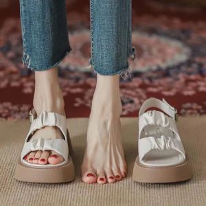 Qing Shui Store ✨ ส่งจากไทย รองเท้าส้นตึก รองเท้าแตะแพลตฟอร์ม พื้นหนา สามารถใส่กลางแจ้ง แฟชั่นสำหรับผู้หญิง