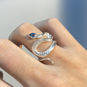 Corinna🔥Hot Sale🔥Topaz Snake Opening Ring Creative Premium Sense Ring Couples Ladybro Exquisite Gift Ring