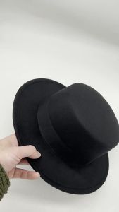 Topi Fedora & Porkpie Hat: Panduan Lengkap untuk Pria & Wanita