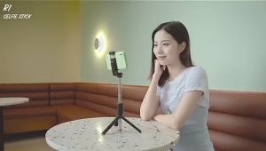 【SG】Bluetooth Portable Selfie Stick Tripod Stand Selfie with Fill Light Phone Holder For All Phones 便携自拍杆