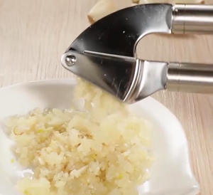 Stainless Steel Garlic Press 2in1 Handheld Garlic Press Crusher Crusher Presser Mincer Tool