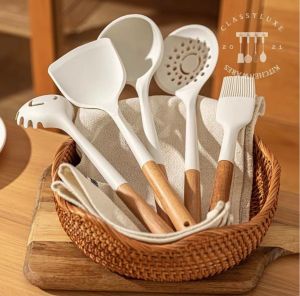 Classy Luxe Silicone Spatula Non-stick Special Spatula Food Grade Wooden Handle High Temperature Resistant Spoon Colander Household Spatula