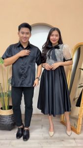 Setelan Romantis Couple Keluarga Elegan 2026 - Baju Couple Hitam Pekat & Dress Pesta Wanita