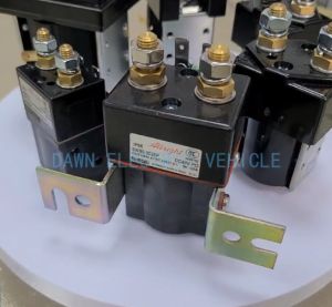 รถยกไฟฟ้ารีเลย์ขดลวดแม่เหล็กไฟฟ้าคอนแทคเตอร์ Albright SW180B SW180B-1151 80V 200A ของแท้