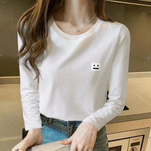 เสื้อยืดคอกลมแขนยาวหลวมๆ สีขาว สำหรับผู้หญิง ฤดูใบไม้ร่วง 2021 เสื้อเชิ้ตคอกลมแขนยาวแบบใหม่ ทรงหลวมๆ สำหรับใส่ในบ้าน