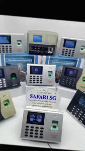 Máy chấm công vân tay & thẻ từ Ronald Jack RJ550A.