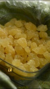 Đường phèn Quảng Ngãi chính hiệu (màu vàng) nấu từ nguyên liệu đường mật mía rất thơm vị ngọt thanh NGON1 - rất ngon khi ngâm hoặc chưng cùng hoa quả hoặc dùng trong pha chế