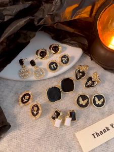 French Retro Black Earrings for Women Elegant S925 Stud Earrings Light Luxury Fashion Ladies Stud Earrings