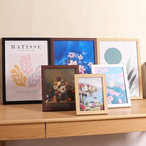 Nordic minimalist wooden photo frames available in 4R/5R sizes scratch-resistant and environmentally friendly transparent panel wood grain desktop/wall-mounted display stand with bracket suitable for home and wedding decorations.