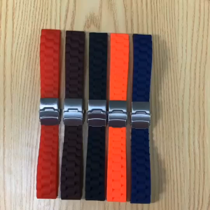 B&G สายนาฬิกา Silicone Strap เเบบนิ่ม สายยางซิลิโคน ลายสายเต้าหู้ มีขนาด 18mm 20 mm 22 mm และ 24 mm แถมเครื่องมือถอดสายและสปริงบาร์ 1 คู่