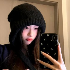 หมวกไหมพรมหนานุ่มขนาดใหญ่พิเศษ ใช้ได้สองแบบ ทั้งเป็นหมวกและเป็นกระเป๋า หมวกไหมพรมฤดูหนาว อุ่นสบาย พร้อมสายรัดคลุมหู หมวกทรงสกัลลี่ ป้องกันหู หมวกคู่รัก อุปกรณ์เสริม