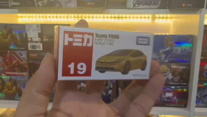 Mô Hình Xe Tomica No.19 Toyota Prius - Xe Ô Tô Kim Loại Takara Tomy Chính Hãng (Hộp Paper)