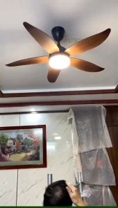Quạt Trần Đèn Động Cơ DC Lõi Đồng [Tặng Kèm Móc Cao Su Treo Trần ] Có 6 Tốc Độ GióSải Rộng Cánh 1m32Đèn Led 3 chế độ sángcông xuất động cơ 90wCó Remote Điều khiển từ xaBảo Hành 5 năm